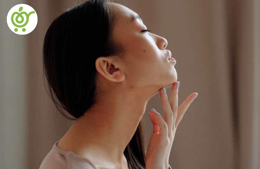 آیا-جویدن-آدامس-می‌تواند-به-درمان-غبغب-نیز-کمک-کند؟-55