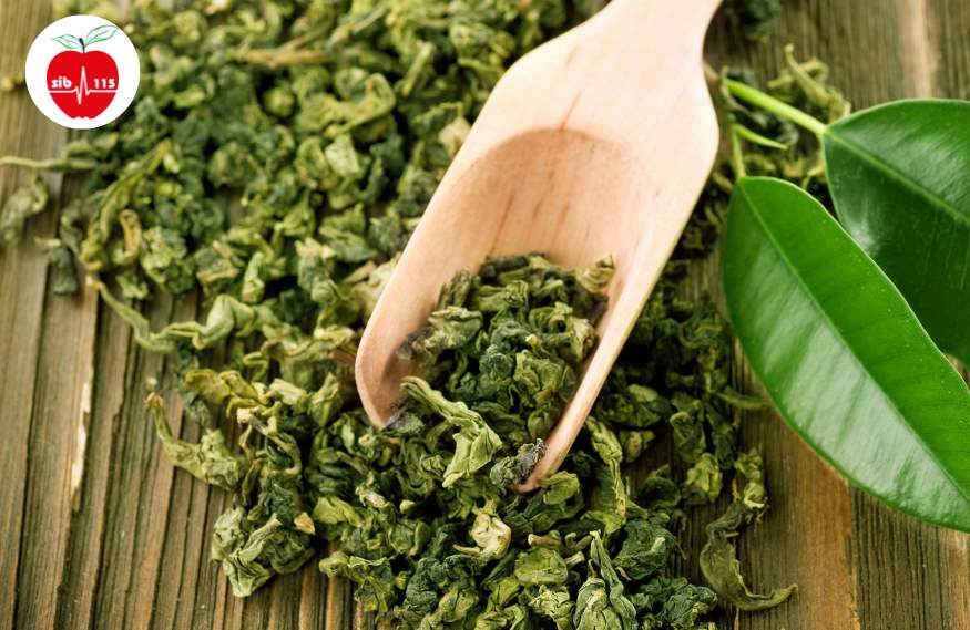 چای سبز، یکی از بهترین داروی گیاهی برای زانو درد می‌باشد.